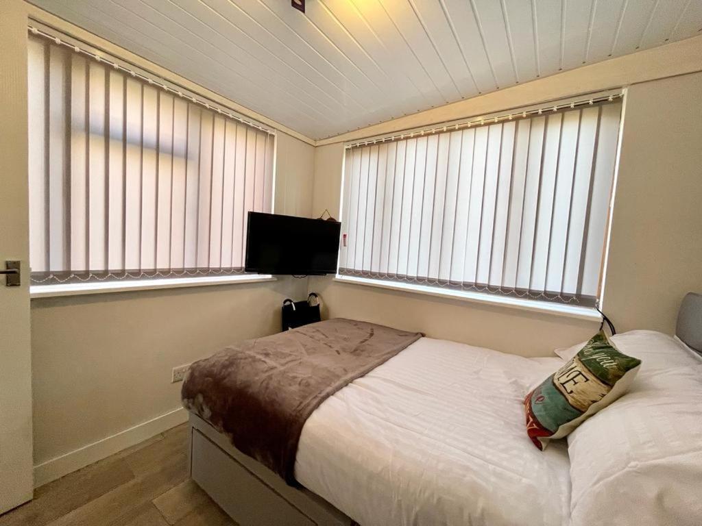 Blakes Beach House Humberston Fitties Bagian luar foto